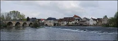 Nous terminons notre balade en Nouvelle-Aquitaine avec cette vue, sur la rive gauche de la Gartempe, de Saint-Pierre-de-Maillé. Nous sommes dans le département ...