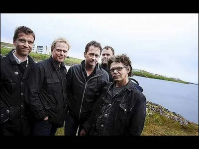 Complétez : 
"Það brennur innra með þér..."