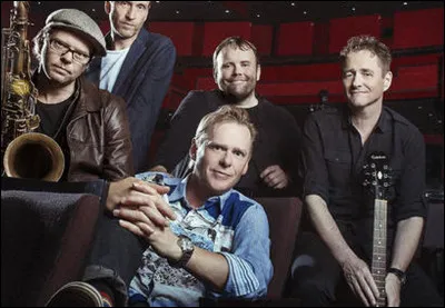 Complétez : 
"Og þar segir frá hver ræður yfir..."