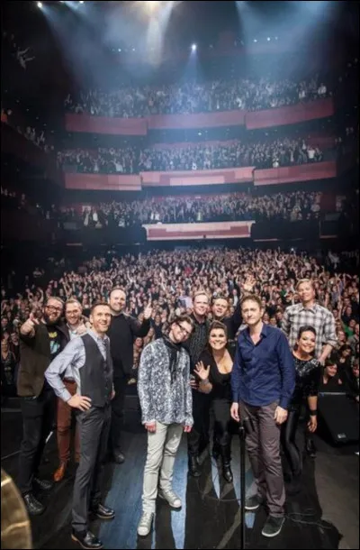 Complétez : 
"Get höfðinu barið við harðan..."