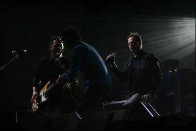 Complétez : 
"Og ég sef vært og..."