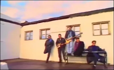 Complétez : 
"Hvar ertu lífið sem ég..."