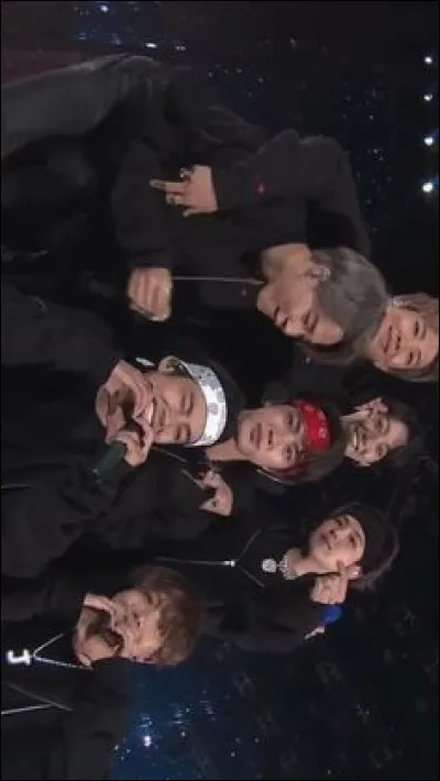 Qui est le leader (chef) du groupe ?