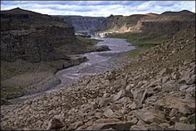 Où se trouve le nom d'un fleuve islandais ?