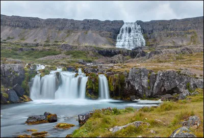 Où se trouve le nom d'un fleuve islandais ?