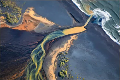 Où se trouve le nom d'un fleuve islandais ?