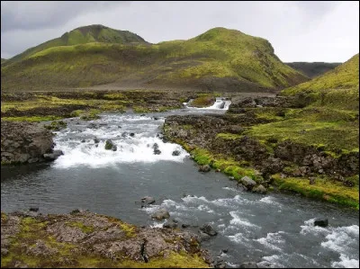 Où se trouve le nom d'un fleuve islandais ?