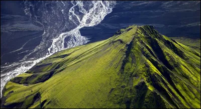 Où se trouve le nom d'un fleuve islandais ?