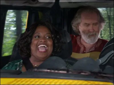 Comment s'appelle cette femme qui fait route avec Marshall ?