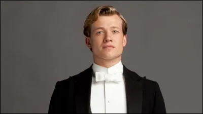 Un nouveau domestique très séduisant arrive dans la maison où tu travailles, comment réagis-tu ?