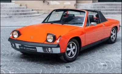 Quelle est cette allemande aux allures de batracien ?