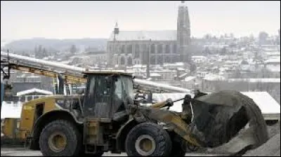 Varangéville est connue pour sa mine de sel gemme encore exploitée. Elle se situe ...