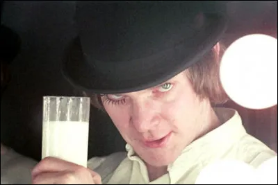 Comment s'appelle l'expérience que subit le personnage d'Alex (Malcolm McDowell) dans « Orange mécanique » de Stanley Kubrick ?