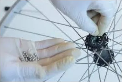 Sachant que les roulements sont généralement montés par paires, combien y a-t-il de roulements à billes sur un vélo ?