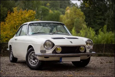 La caractéristique des sportives françaises est qu'elles sont moins puissantes que leurs homologues étrangères. Je constate que la faible puissance des moteurs des voitures françaises est une longue tradition. Saurez-vous me nommer celle-ci ?