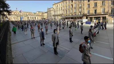 Que ne peut-on pas remarquer à la station Arts et Métiers ?