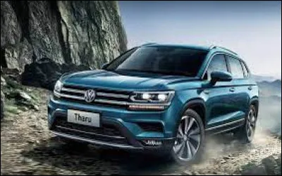 Comment écrit-on la marque de cette voiture ?