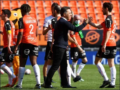 Comment sont surnommés les joueurs du FCL ?