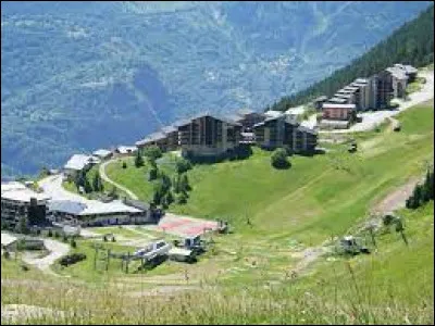 Je vous propose de partir à présent en Auvergne-Rhône-Alpes, à Auris. Village de l'Oisans, au cur des Alpes françaises, à proximité de l'Alpe d'Huez, il se situe dans le département ...