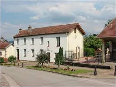 Village du Grand-Est, dans l'arrondissement d'Épinal, Beauménil se situe dans le département ...