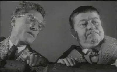 Quel trouble le met en évidence sur scène ?