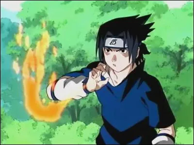 Que crie Sasuke avant de cracher une boule de flamme ?