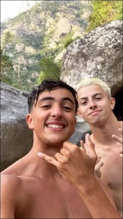 Il a déjà tapé...