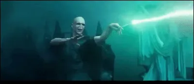 Pourquoi Voldemort veut-il tuer Harry Potter ?