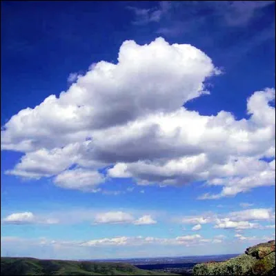 Quel nuage de forme boursouffl&eacute;e est parfois appel&eacute; mouton nuageux ?