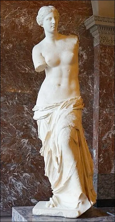 La Vénus de Milo retrouvée en 1820 a été sculptée dans du marbre blanc vers 140 av. J.-C. De quelle île cette pierre provient-elle ?