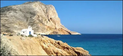 Quelle est cette île sauvage ? C'est l'île la plus éloignée dAthènes, elle est située à lextrême sud-est des Cyclades.
