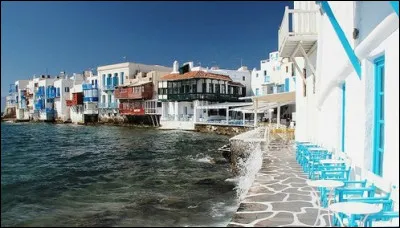 Dans quelle île, aux allures de Venise, peut-on prendre un verre au bord de l'eau ?