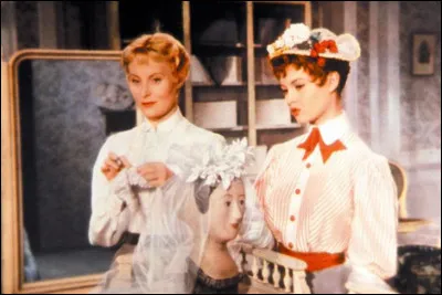 "Les Grandes manoeuvres" est joué par Gérard Philipe.