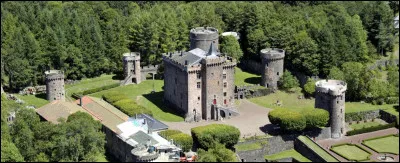 Où se situaient les quartiers du seigneur ?