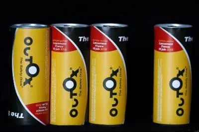 Epreuve de sciences : la boisson Outox fait baisser l'alcoolmie, selon ses concepteurs, qui l'ont prouv...