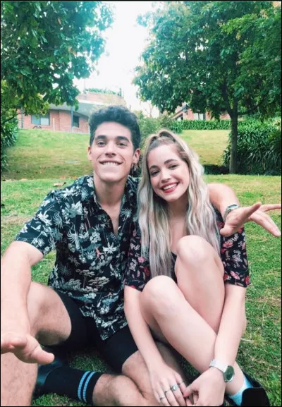 Comment s'appellent les amis de Mía ?