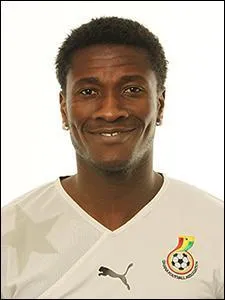 Attaquant Ghanen qui a marqu un pnalty contre la Serbie et l'Australie , c'est...