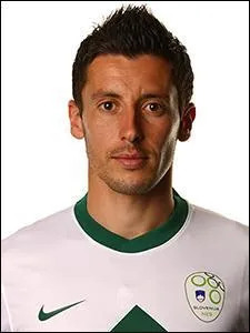 Capitaine de la Slovnie , il offre la victoire  son quipe contre l'Algrie , c'est...