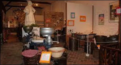 Quel fromage a son musée à Vimoutiers, dans l'Orne ?