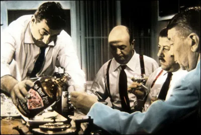 Pour terminer, à qui doit-on "Les Tontons flingueurs" (1963) ?