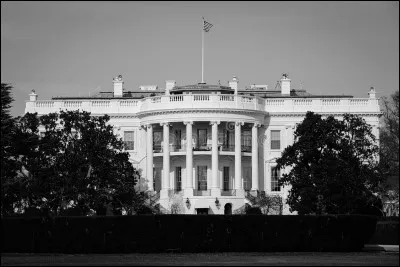 L'élection présidentielle américaine se déroule le 7 novembre 1972 : elle voit la victoire du président sortant Richard Nixon, face au candidat démocrate ...