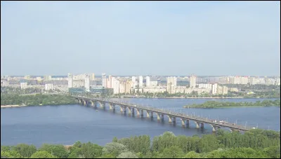 Géographie : Quel fleuve d'Europe orientale arrose la ville de Kiev ?