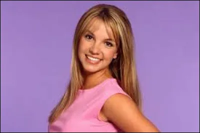 Quelle est la couleur de la combinaison en latex que porte Britney Spears dans le clip vidéo de sa chanson "Oops !... I did it again" ?