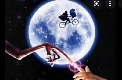 Dans quel film la phrase « téléphone maison » a-t-elle été prononcée par un extraterrestre ?