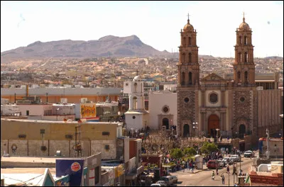 Quelle est cette ville de l'état de Chihuahua au Mexique, cité frontalière avec les États-Unis, connue pour sa criminalité et surnommée "capitale mondiale du crime" ?