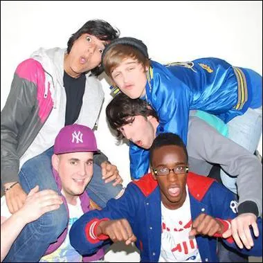 Comment s'appelle ce groupe sur cette photo ?