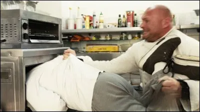 Comme chacun sait, Philippe Etchebest est un maître queux étoilé et raffiné dans ses créations. Mais dans son émission Cauchemard en cuisine, on peut sans faire un four dire de lui quil est un dur à cuir.