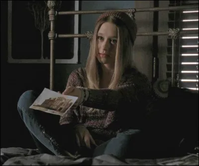 Dans quel épisode dit-elle cette phrase : "I hate it here, hate everyone, all their boujie designer bullshit !" ?