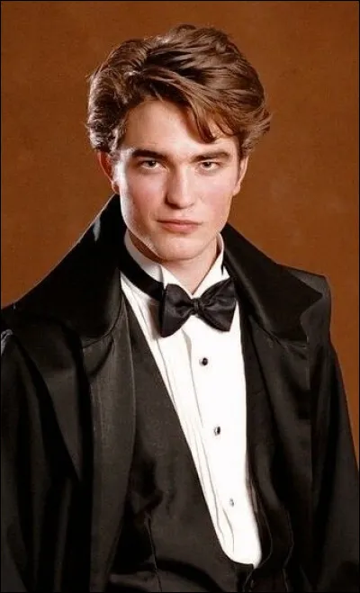 Avec qui va-t-il au bal de Noël ?