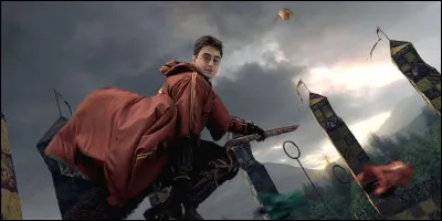 Au Quidditch, quelle est la balle dans laquelle on tape à laide dune batte ?